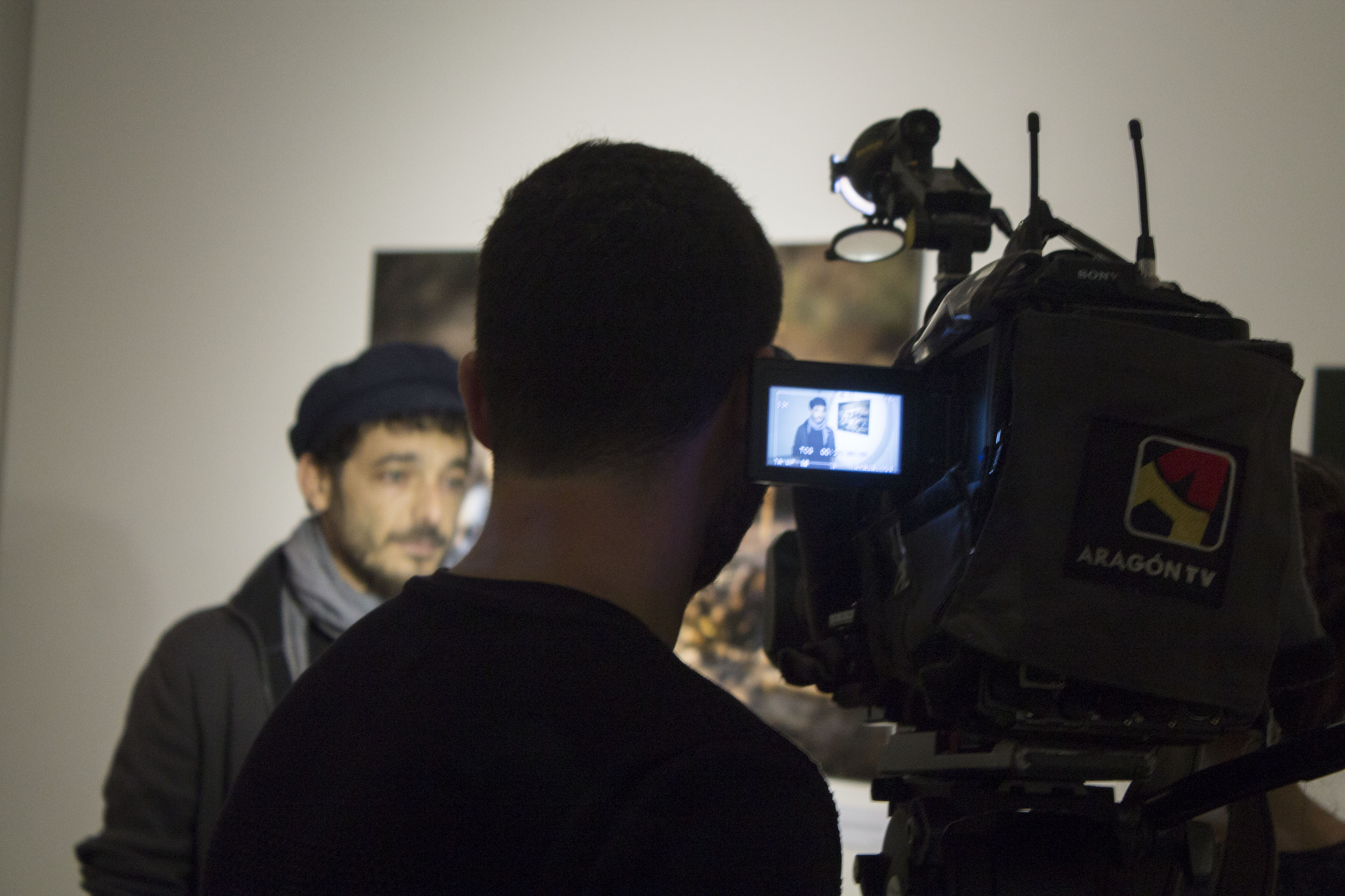 Entrevista de la televisión al fotoperiodista y miembro de MeMo, Diego Ibarra